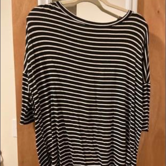 Black striped 3/4 sleeve length shirt - Picture 1 of 1